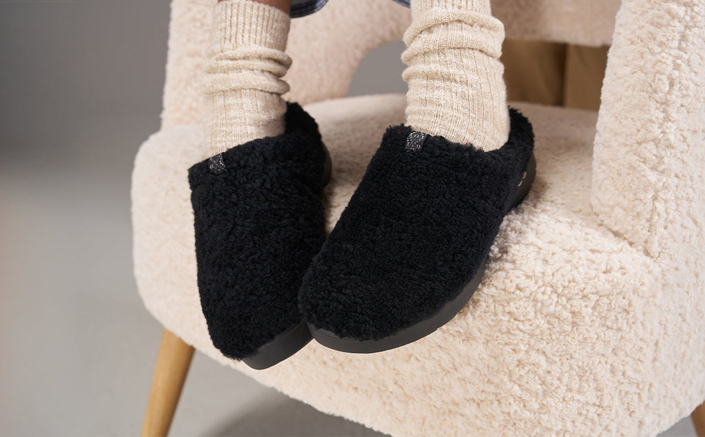 Women's OOcoozie Sherpa Mule - Black